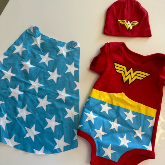 Baby Wonder Woman costume - Picture 4 of 5